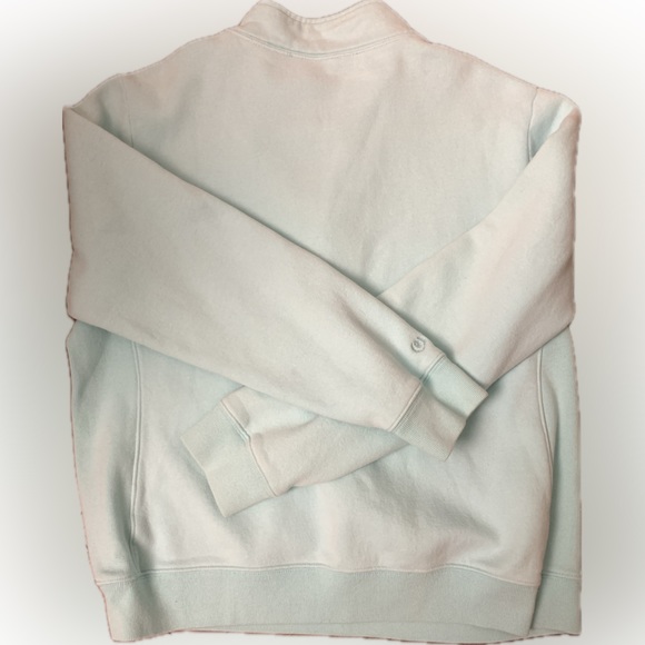 IZOD Golf - Picture 2 of 13